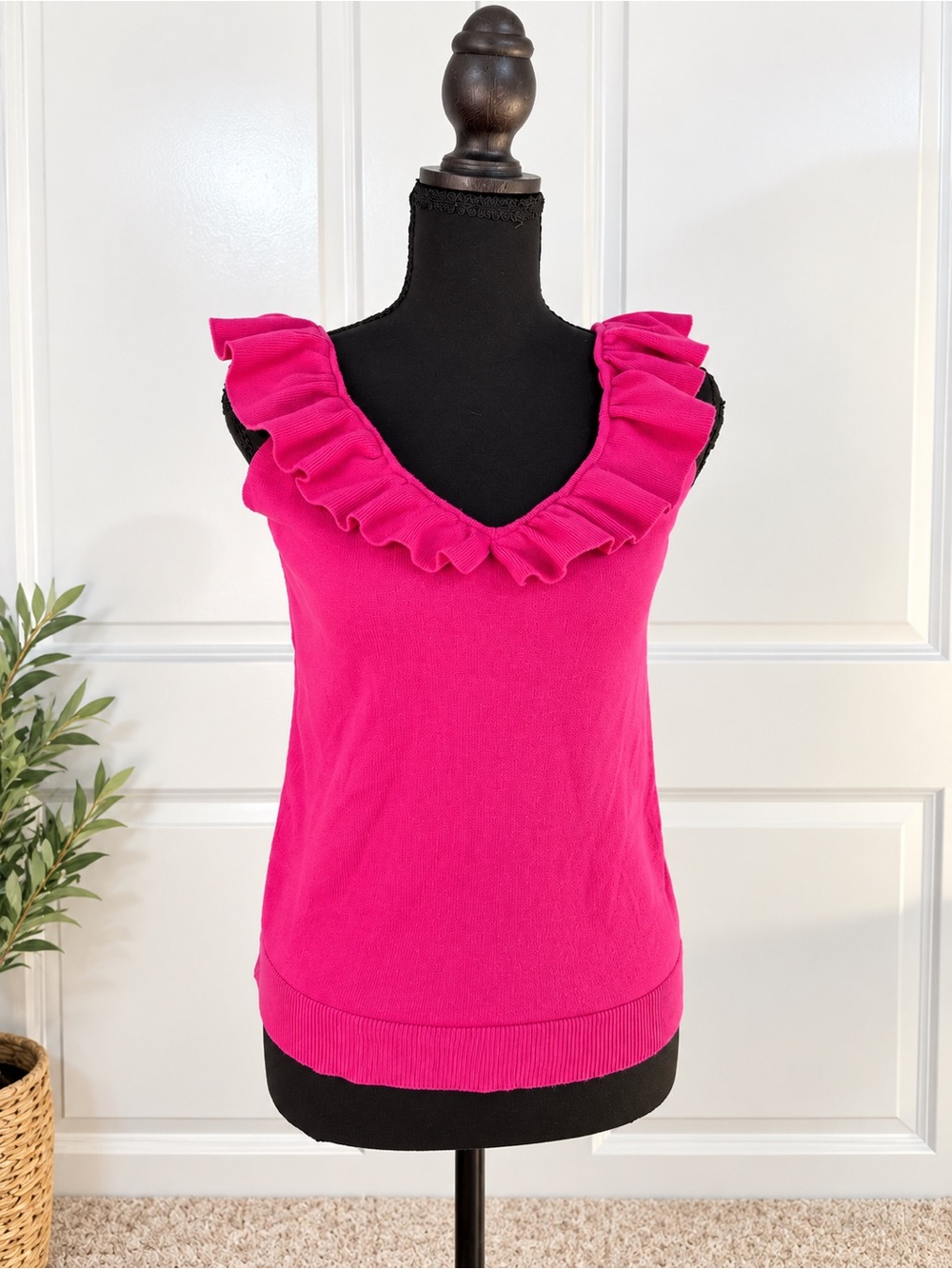 sofia by sofia vergara Hot Pink Ruffled V-Neck Tank